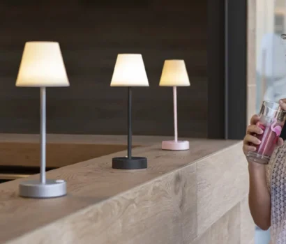 lampe-a-poser-led-rgbw-5w-lola-30-batterynior 1